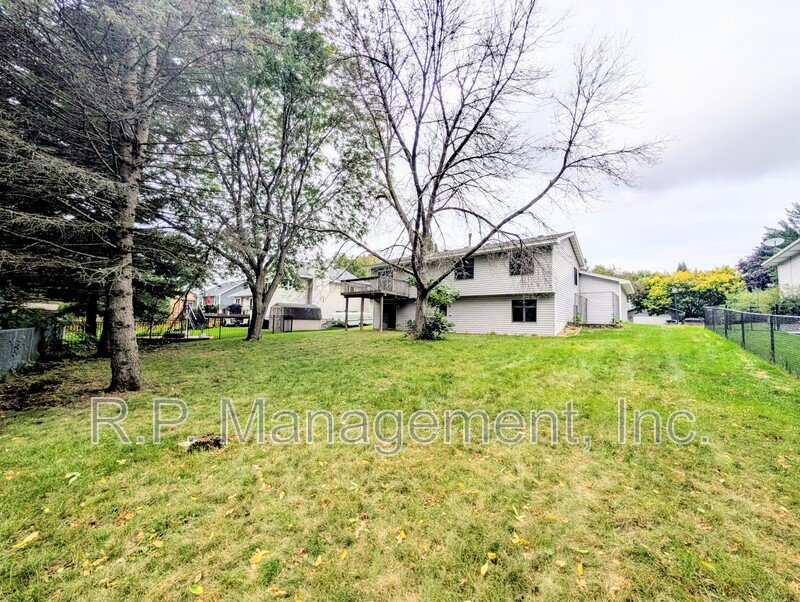 5 Bedroom home in Eagan.  Available now! property image