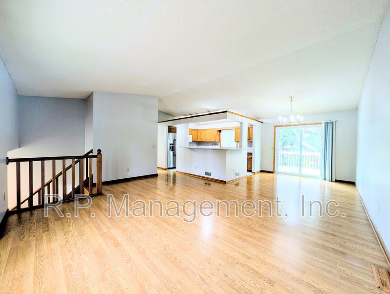 5 Bedroom home in Eagan.  Available now! property image