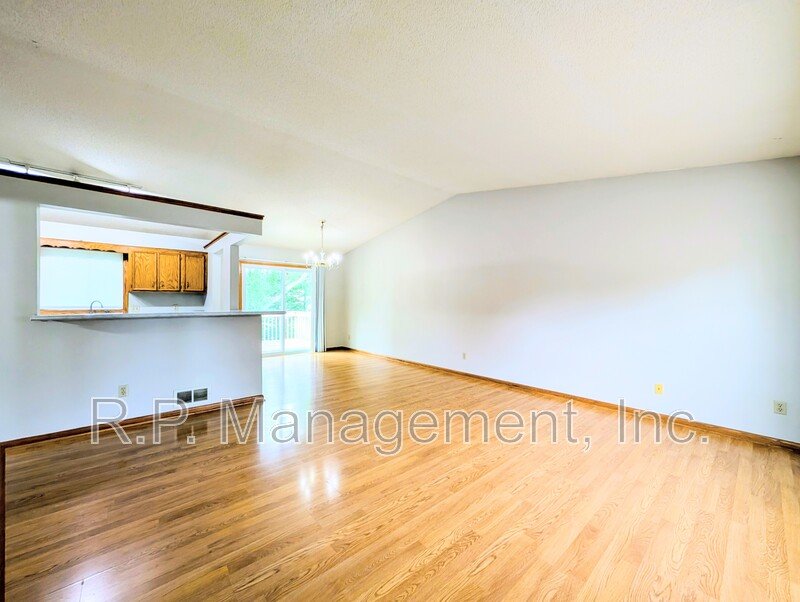 5 Bedroom home in Eagan.  Available now! property image