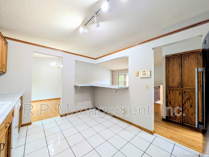 5 Bedroom home in Eagan.  Available now! property image