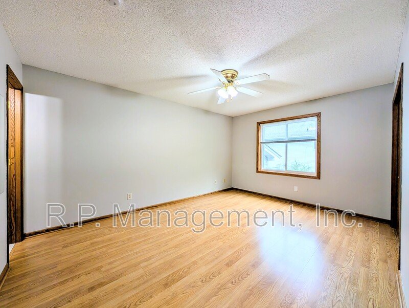 5 Bedroom home in Eagan.  Available now! property image