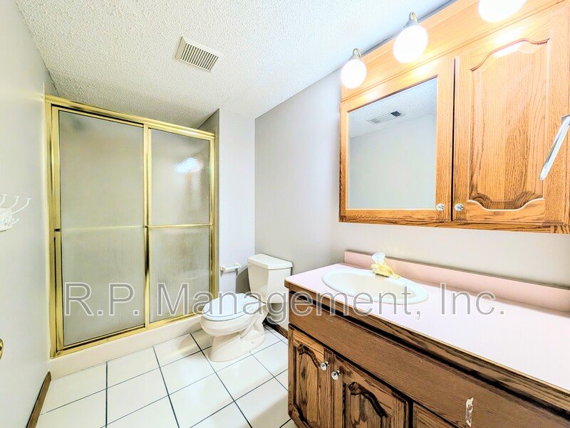 5 Bedroom home in Eagan.  Available now! property image
