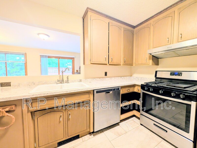 Country living 4bdrm 2bath home with amenities.  Available now! property image