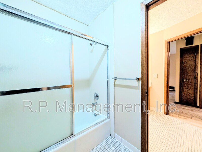 Country living 4bdrm 2bath home with amenities.  Available now! property image